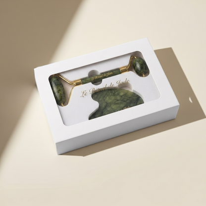 Gua sha et rouleau en jade véritable dans leur écrin